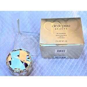 Cle De Peau Beaute B30 The Foundation  Broad Spectrum SPF 21 Sunscreen MU5